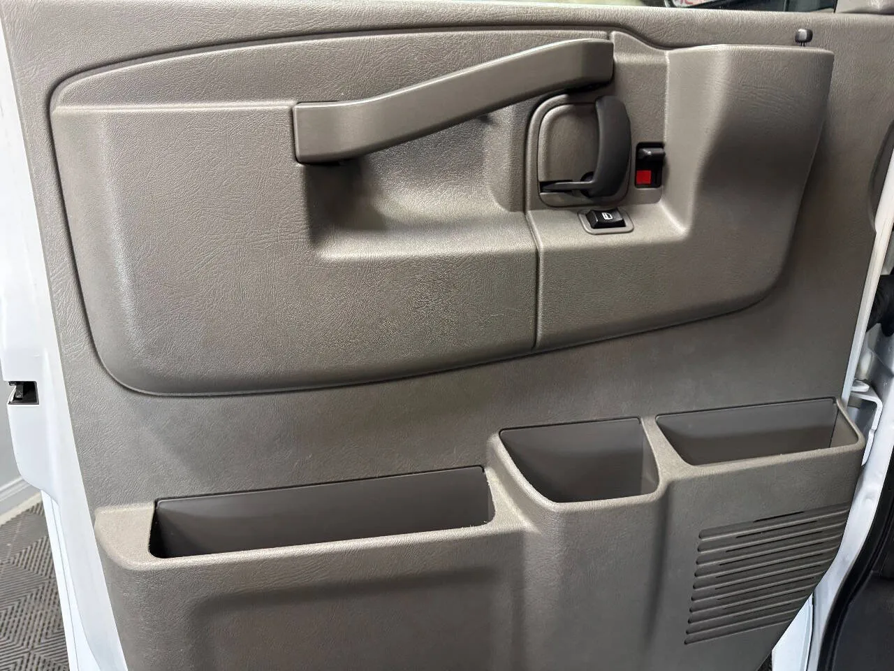 2023 Chevrolet Express Cargo 2500 Van photo 37