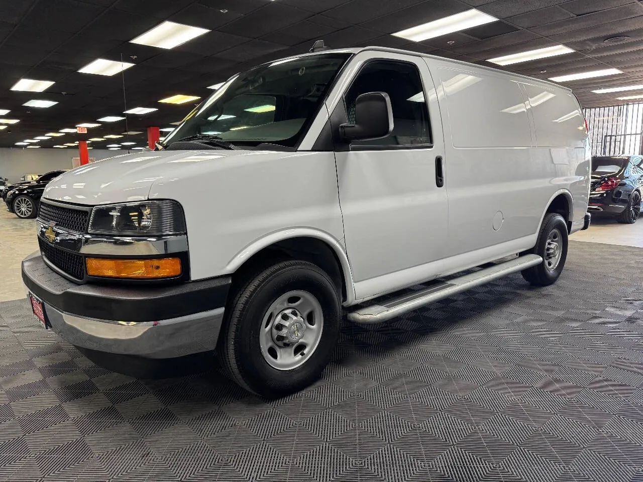 2023 Chevrolet Express Cargo 2500 Van photo 3