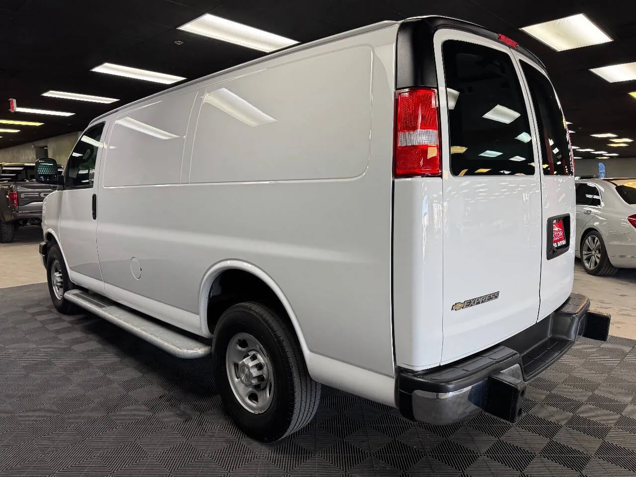 2023 Chevrolet Express Cargo 2500 Van photo 29