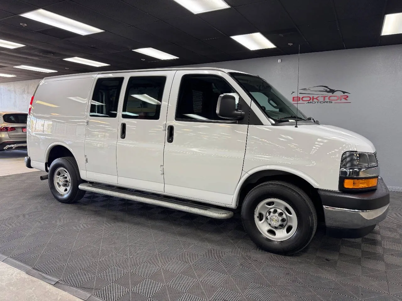 2023 Chevrolet Express Cargo 2500 Van photo 14