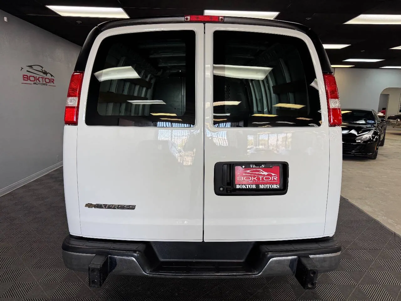 2023 Chevrolet Express Cargo 2500 Van photo 17