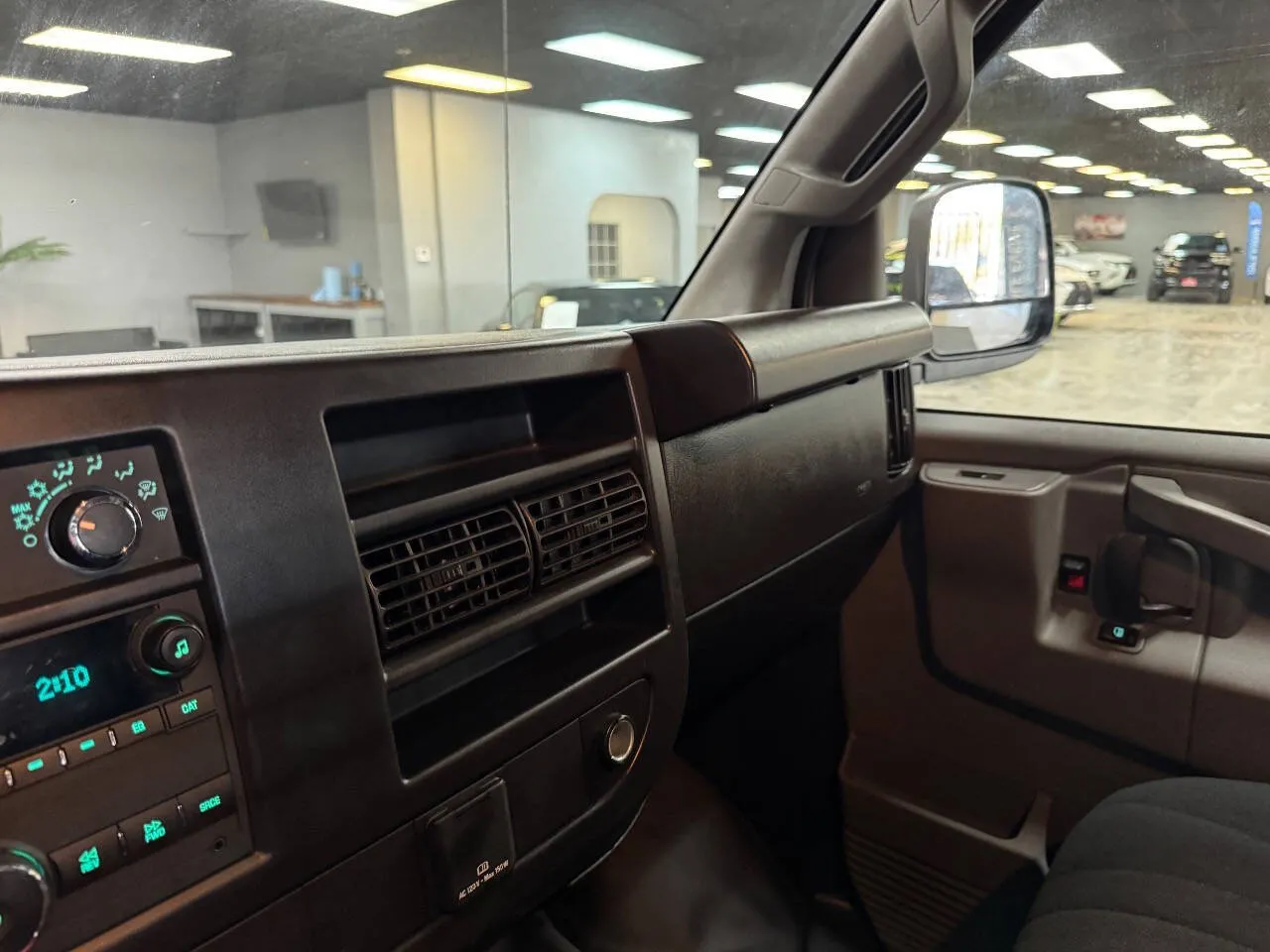 2023 Chevrolet Express Cargo 2500 Van photo 9