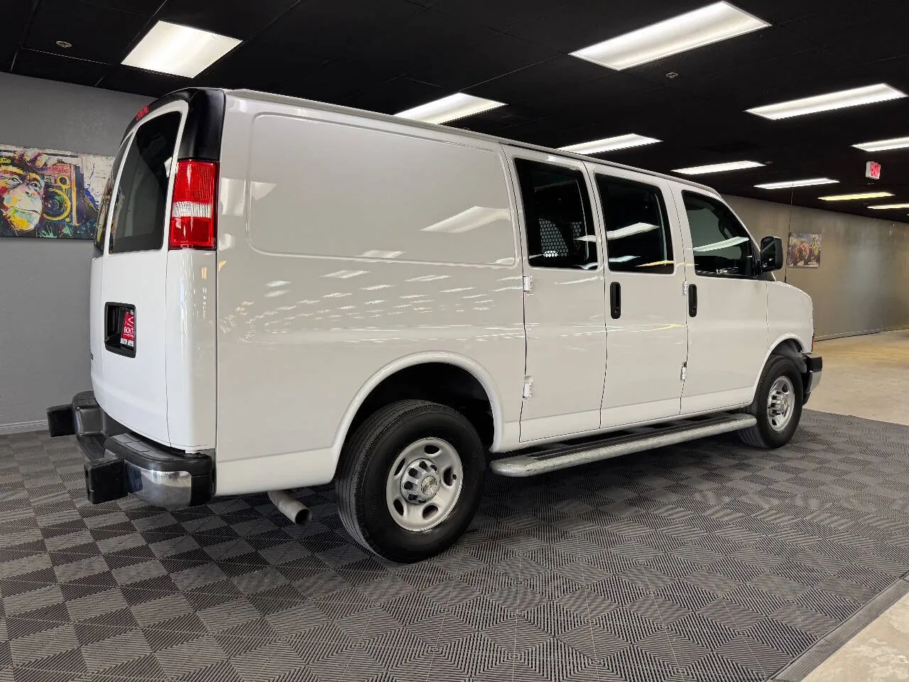 2023 Chevrolet Express Cargo 2500 Van photo 5