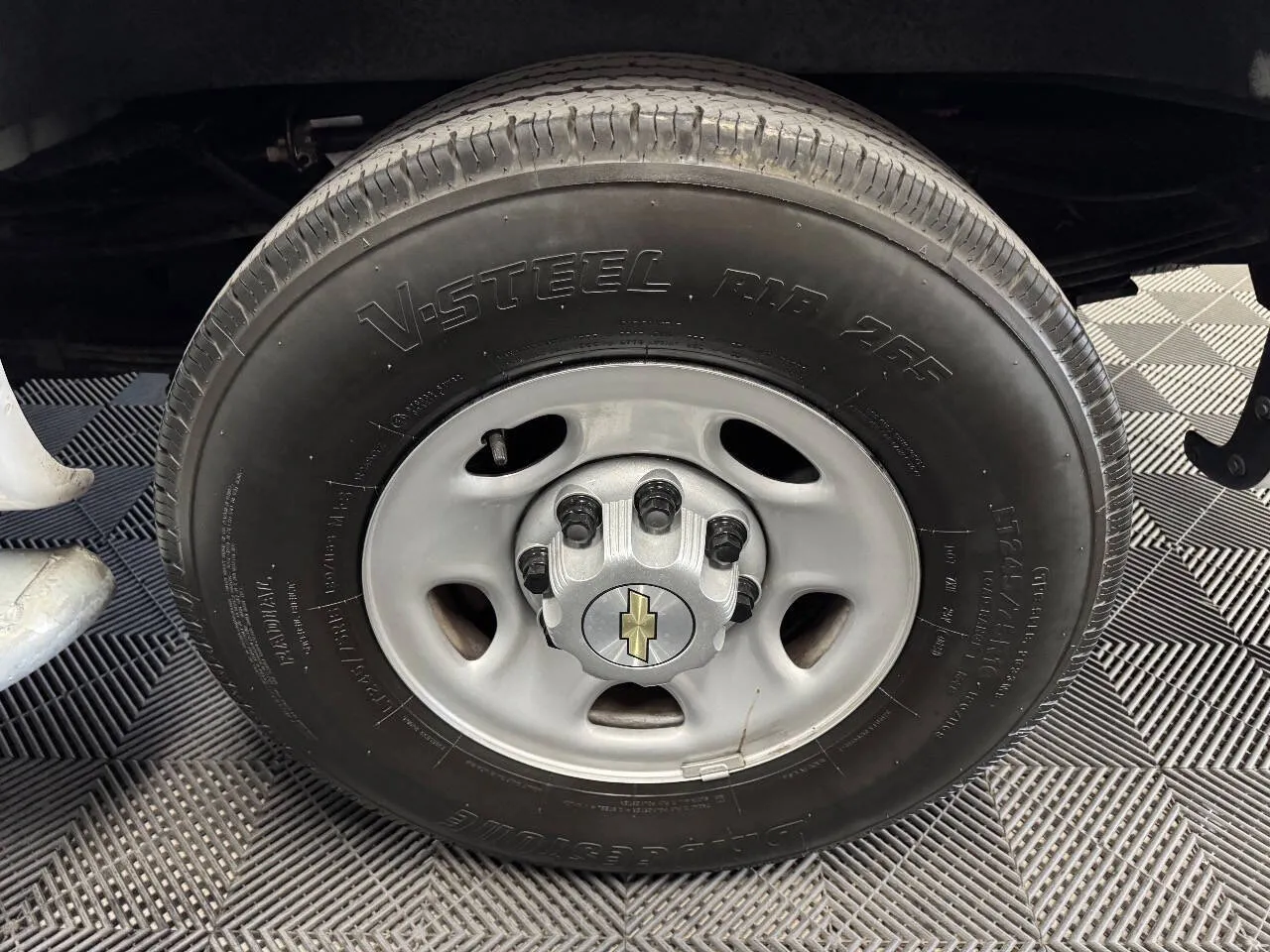 2023 Chevrolet Express Cargo 2500 Van photo 32