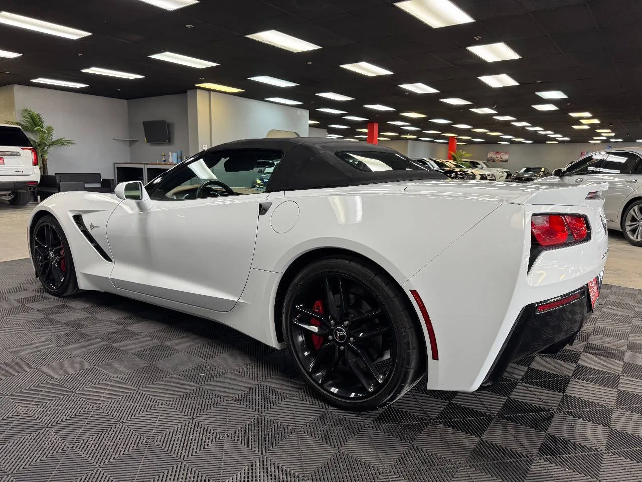 2014 Chevrolet Corvette Stingray Z51 Convertible 3LT photo 4