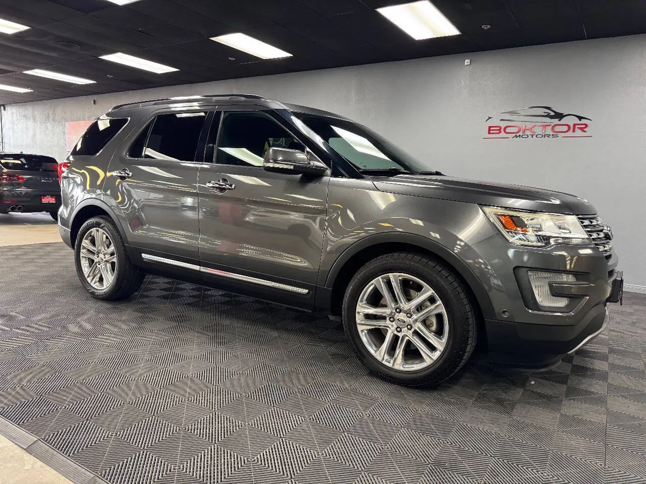 Gray 2017 Ford Explorer Limited 4dr SUV for sale in Las Vegas, NV