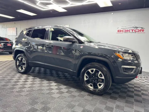 Gray 2018 Jeep Compass Trailhawk 4x4 4dr SUV for sale in Las Vegas, NV