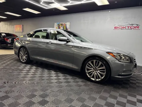 Gray 2015 Hyundai Genesis 5.0L 4dr Sedan for sale in Las Vegas, NV