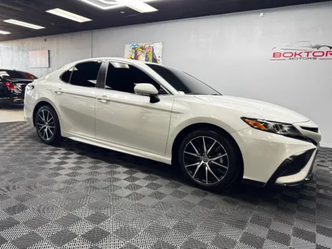 White 2022 Toyota Camry SE 4dr Sedan for sale in Las Vegas, NV