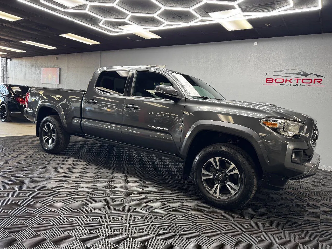 Gray 2018 Toyota Tacoma TRD Sport 4x4 4dr Double Cab 6.1 ft LB for sale in Las Vegas, NV