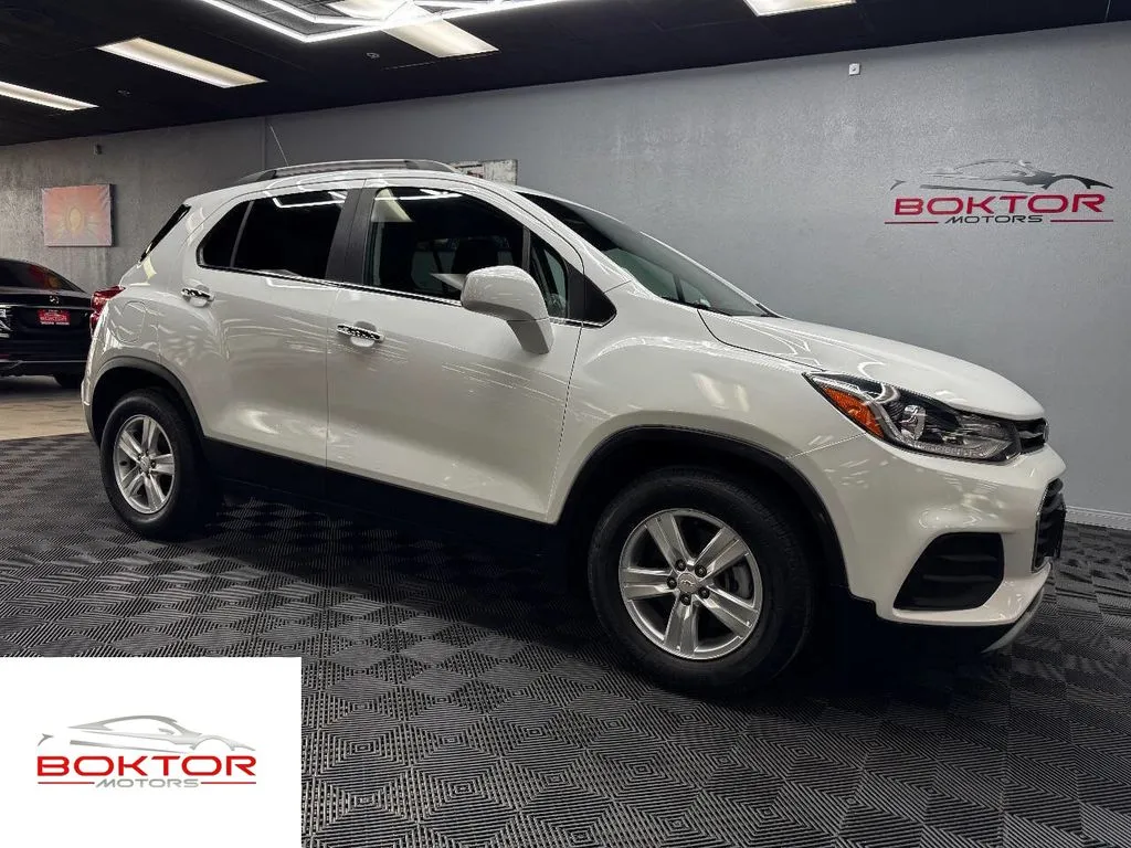 White 2019 Chevrolet Trax LT for sale in Las Vegas, NV