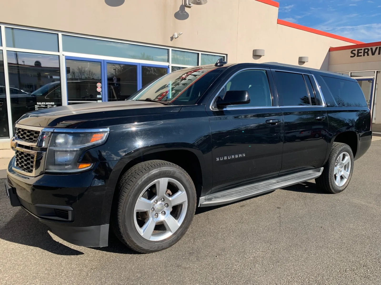 Black 2016 Chevrolet Suburban LT for sale in Meriden, CT