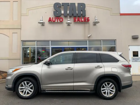 More photos of 2015 Toyota Highlander LE at Star Auto Sales, CT