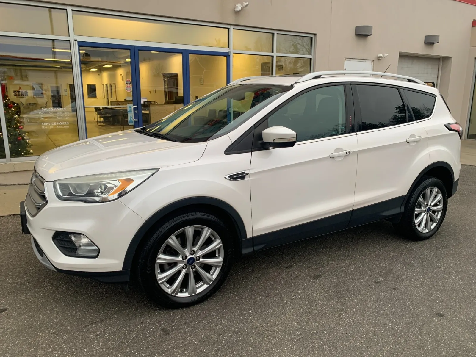 2017 Ford Escape Titanium's photo