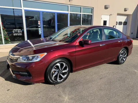 Red 2017 Honda Accord Sedan EX-L for sale in Meriden, CT