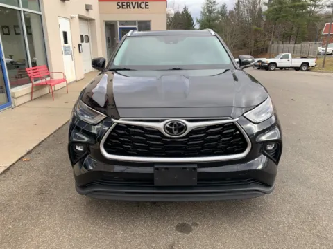 Photos of 2021 Toyota Highlander XLE for sale in Meriden, CT at Star Auto Sales