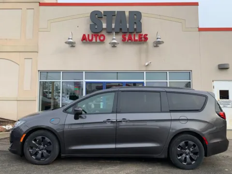 More photos of 2020 Chrysler Pacifica Hybrid Limited at Star Auto Sales, CT