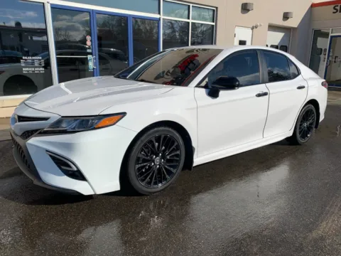 White 2019 Toyota Camry LE for sale in Meriden, CT
