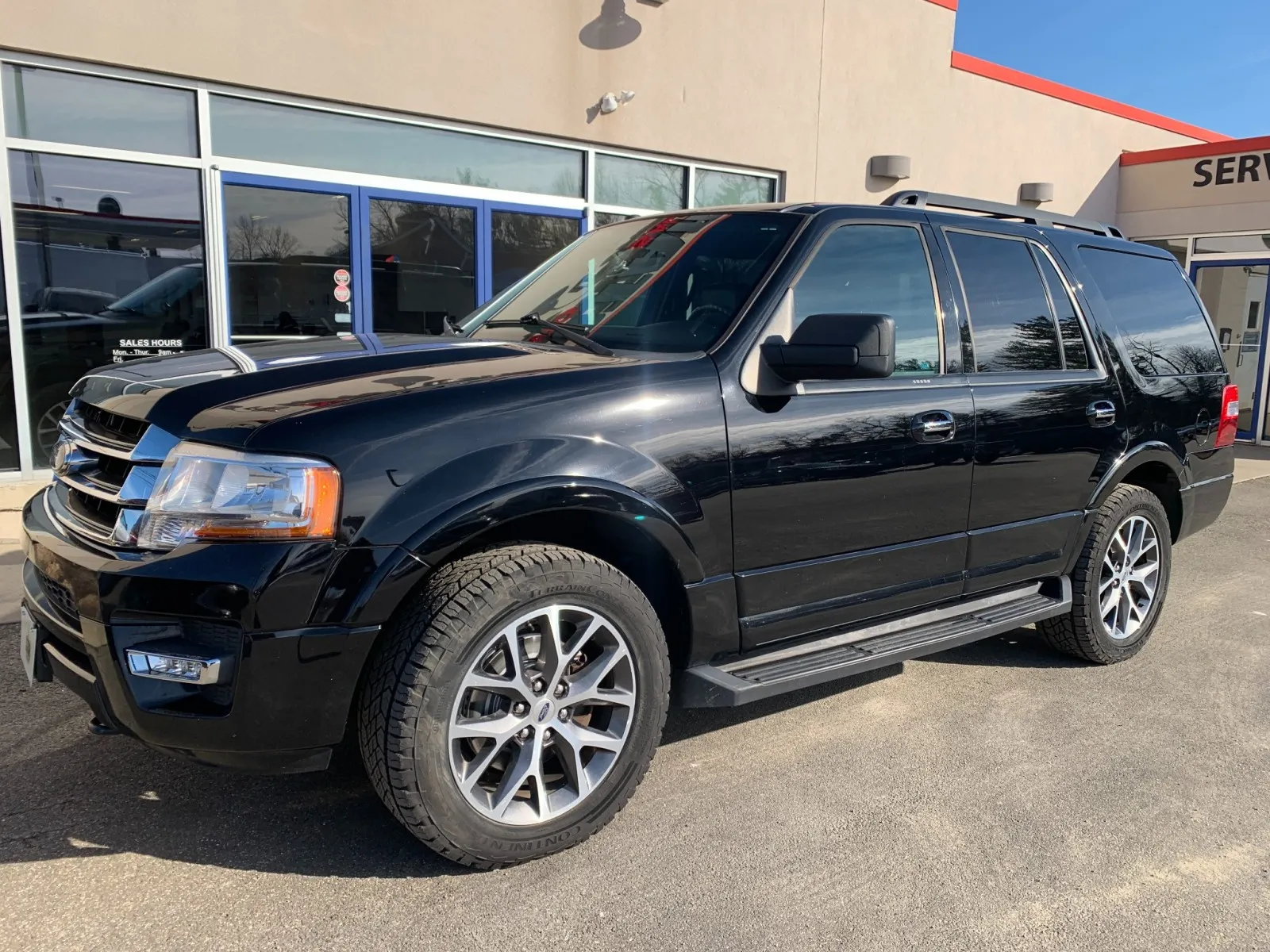 Black 2017 Ford Expedition XLT for sale in Meriden, CT