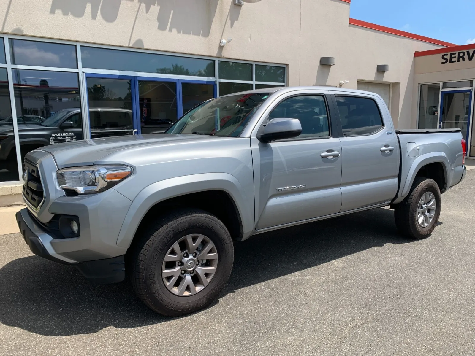 Silver 2017 Toyota Tacoma SR5 for sale in Meriden, CT