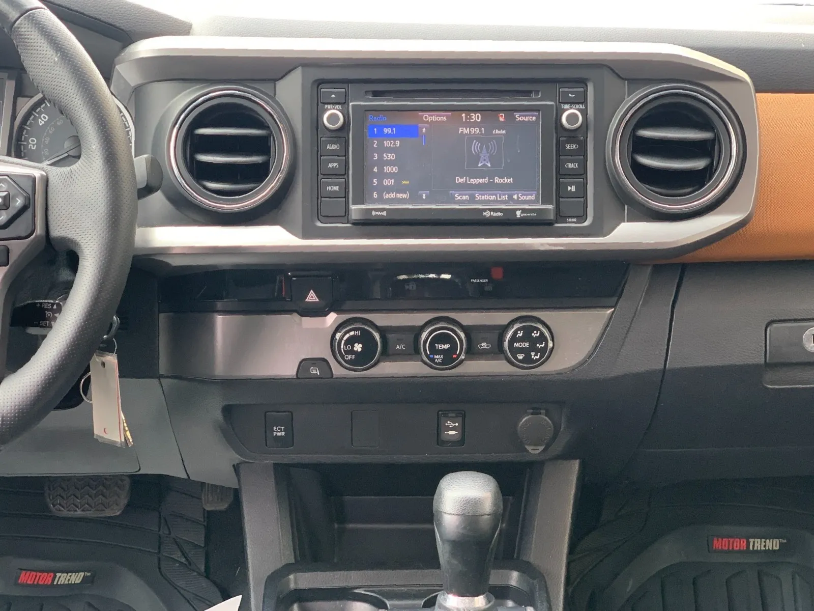 2017 Toyota Tacoma SR5 - Photo 24