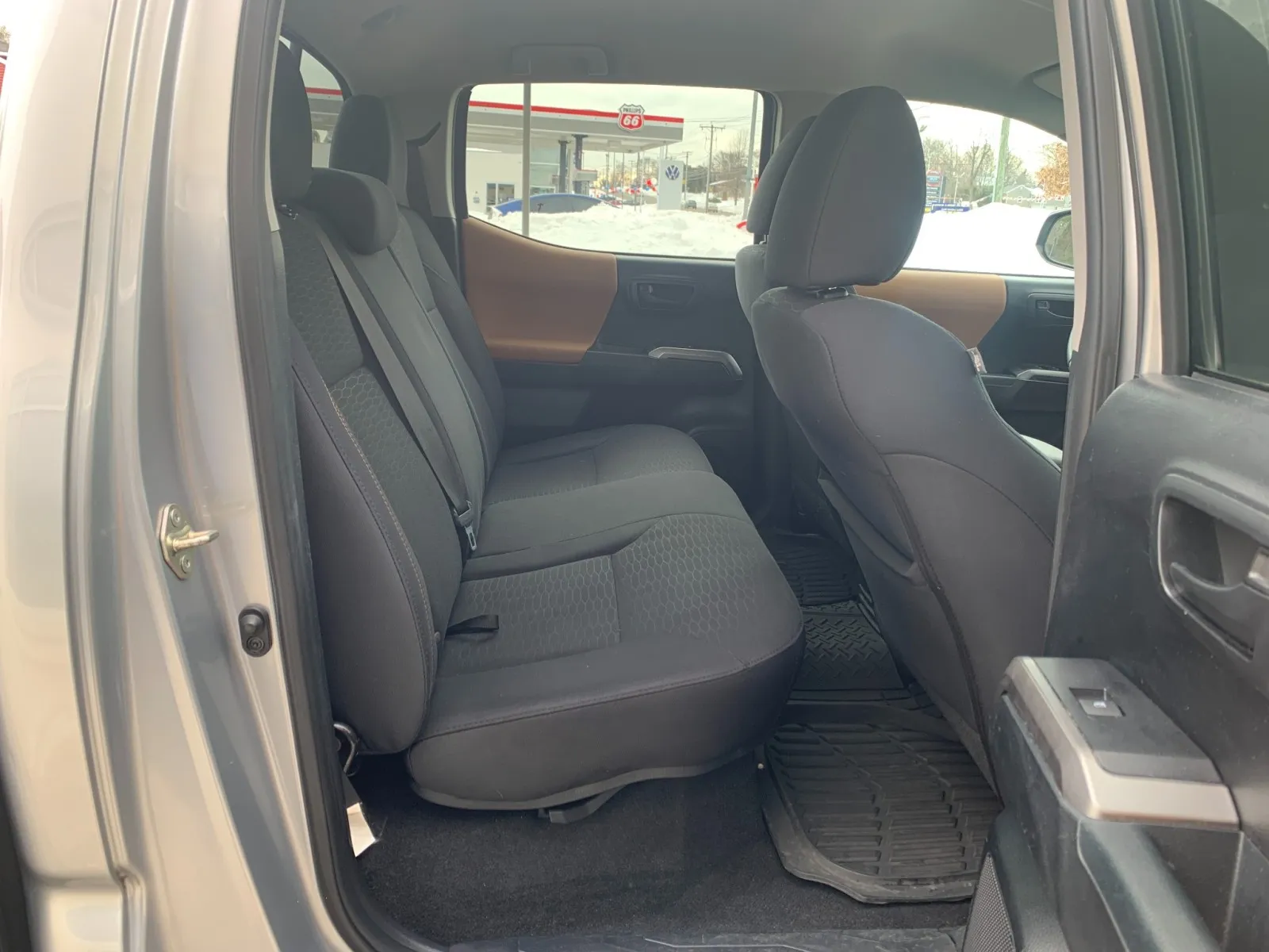 2017 Toyota Tacoma SR5 - Photo 28