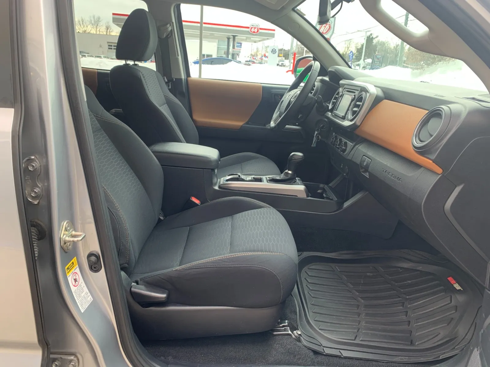 2017 Toyota Tacoma SR5 - Photo 31