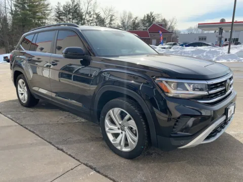 Another view of 2022 Volkswagen Atlas 3.6L V6 SE w/Technology for sale in Meriden, CT at Star Auto Sales