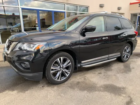 Black 2019 Nissan Pathfinder Platinum for sale in Meriden, CT