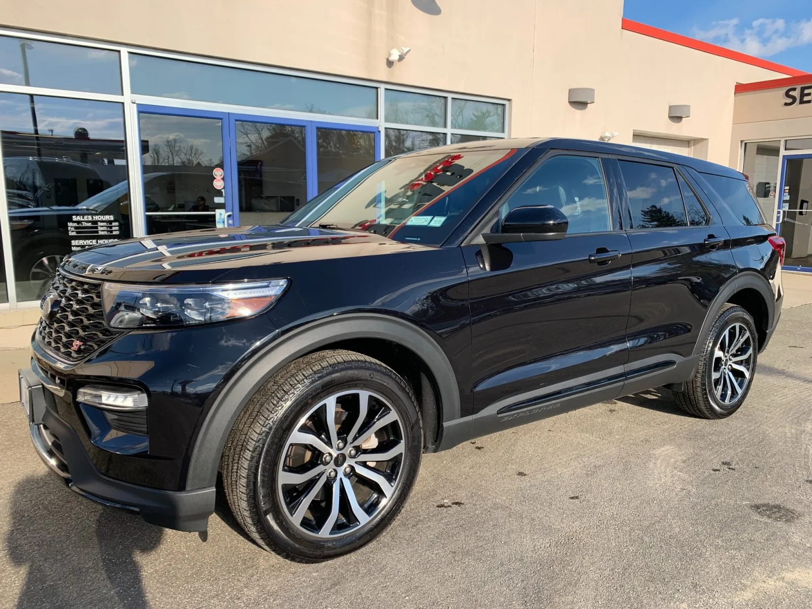 Black 2022 Ford Explorer ST for sale in Meriden, CT