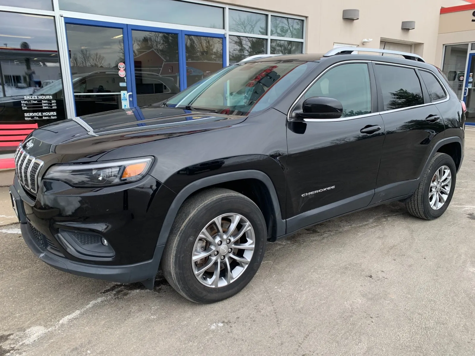 Black 2019 Jeep Cherokee Latitude Plus for sale in Meriden, CT