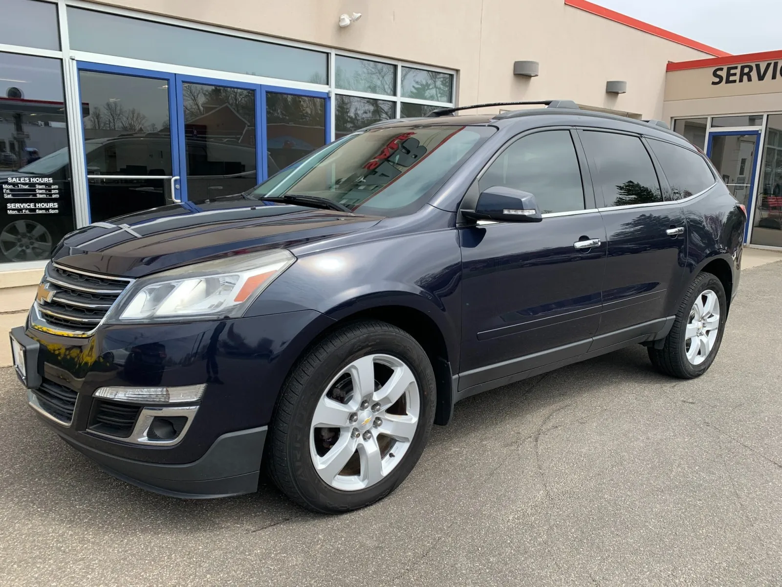 Blue 2017 Chevrolet Traverse LT for sale in Meriden, CT