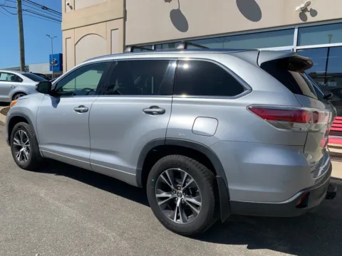 More photos of 2016 Toyota Highlander XLE at Star Auto Sales, CT