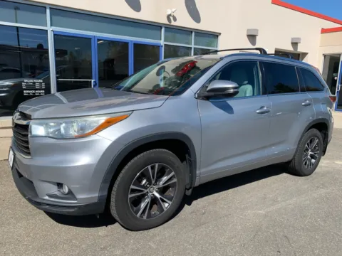 Silver 2016 Toyota Highlander XLE for sale in Meriden, CT