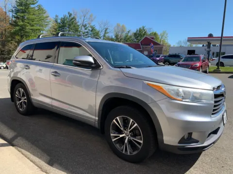 Another view of 2016 Toyota Highlander XLE for sale in Meriden, CT at Star Auto Sales