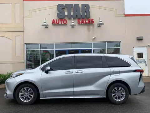 More photos of 2022 Toyota Sienna XLE at Star Auto Sales, CT