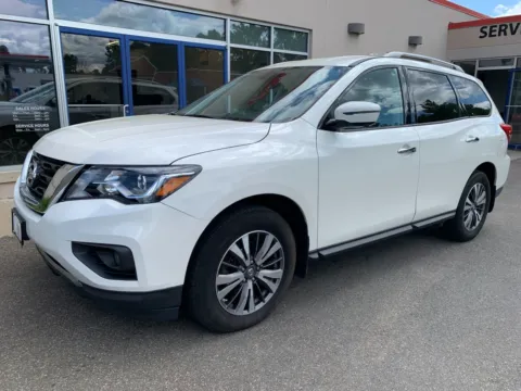 White 2018 Nissan Pathfinder SL for sale in Meriden, CT