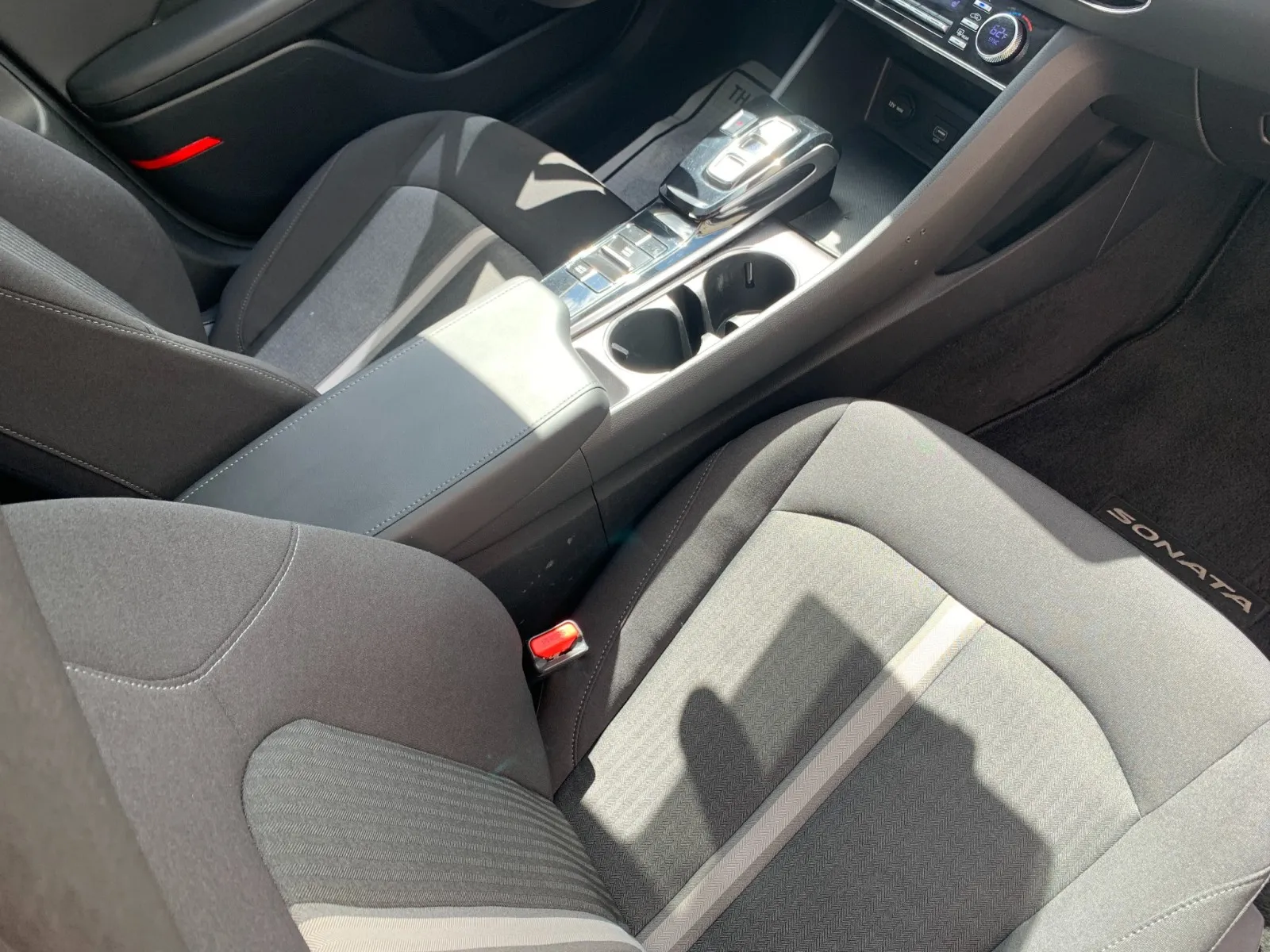Hyundai Sonata photo 21