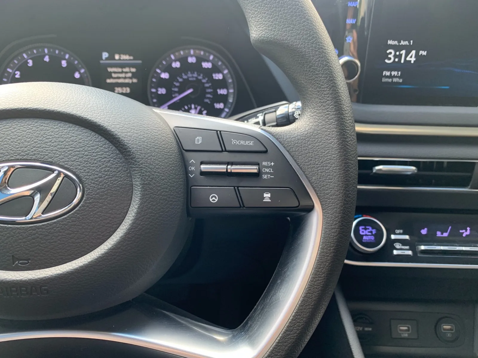Hyundai Sonata photo 27