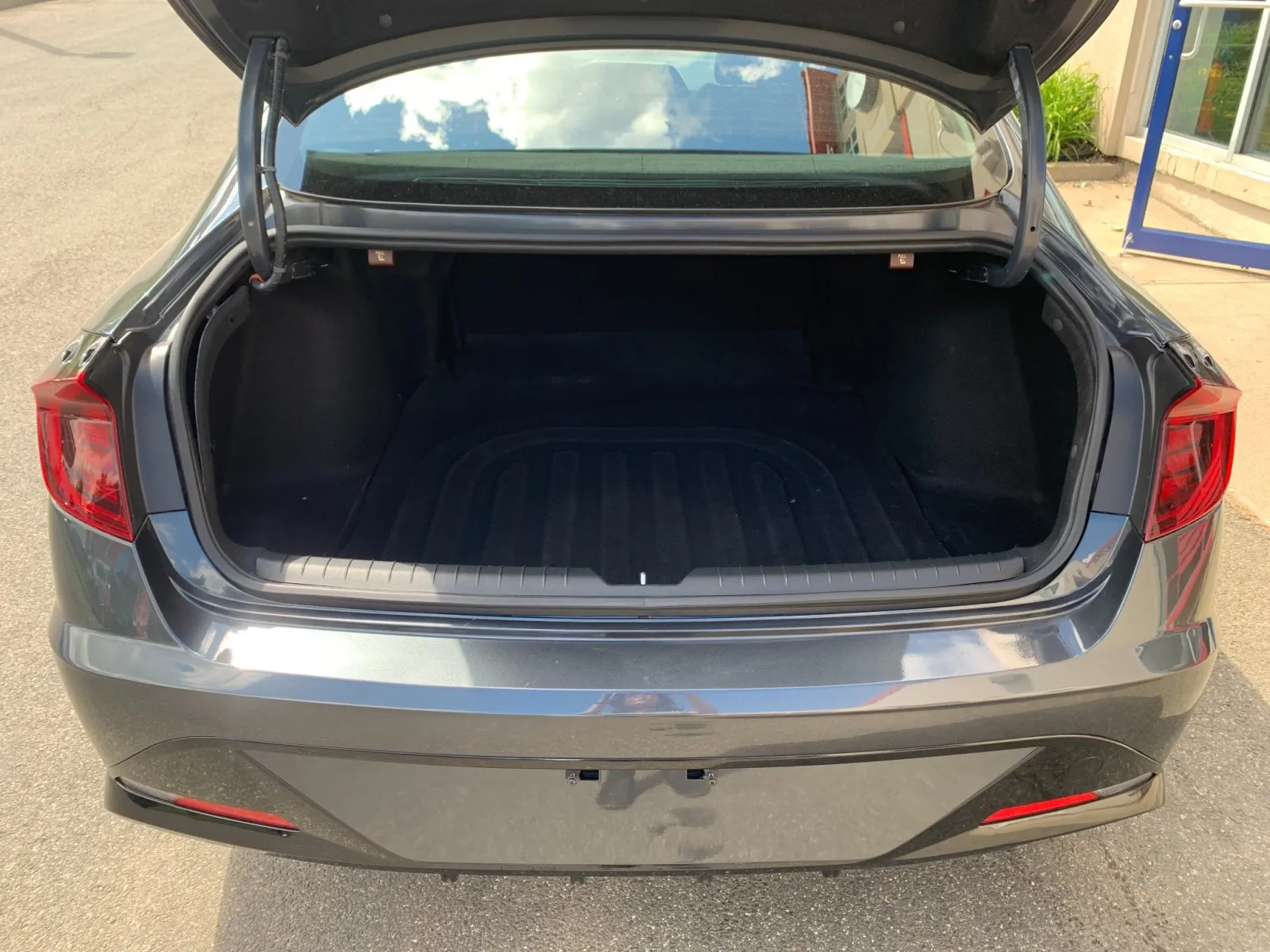 Hyundai Sonata photo 9