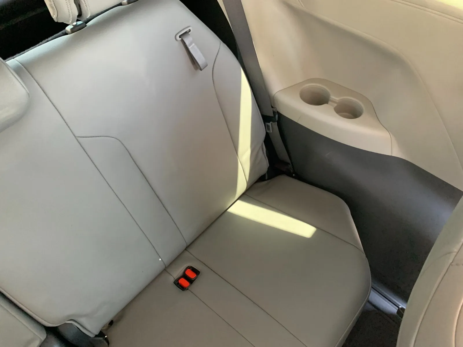 2022 Toyota Sienna XLE - Photo 33