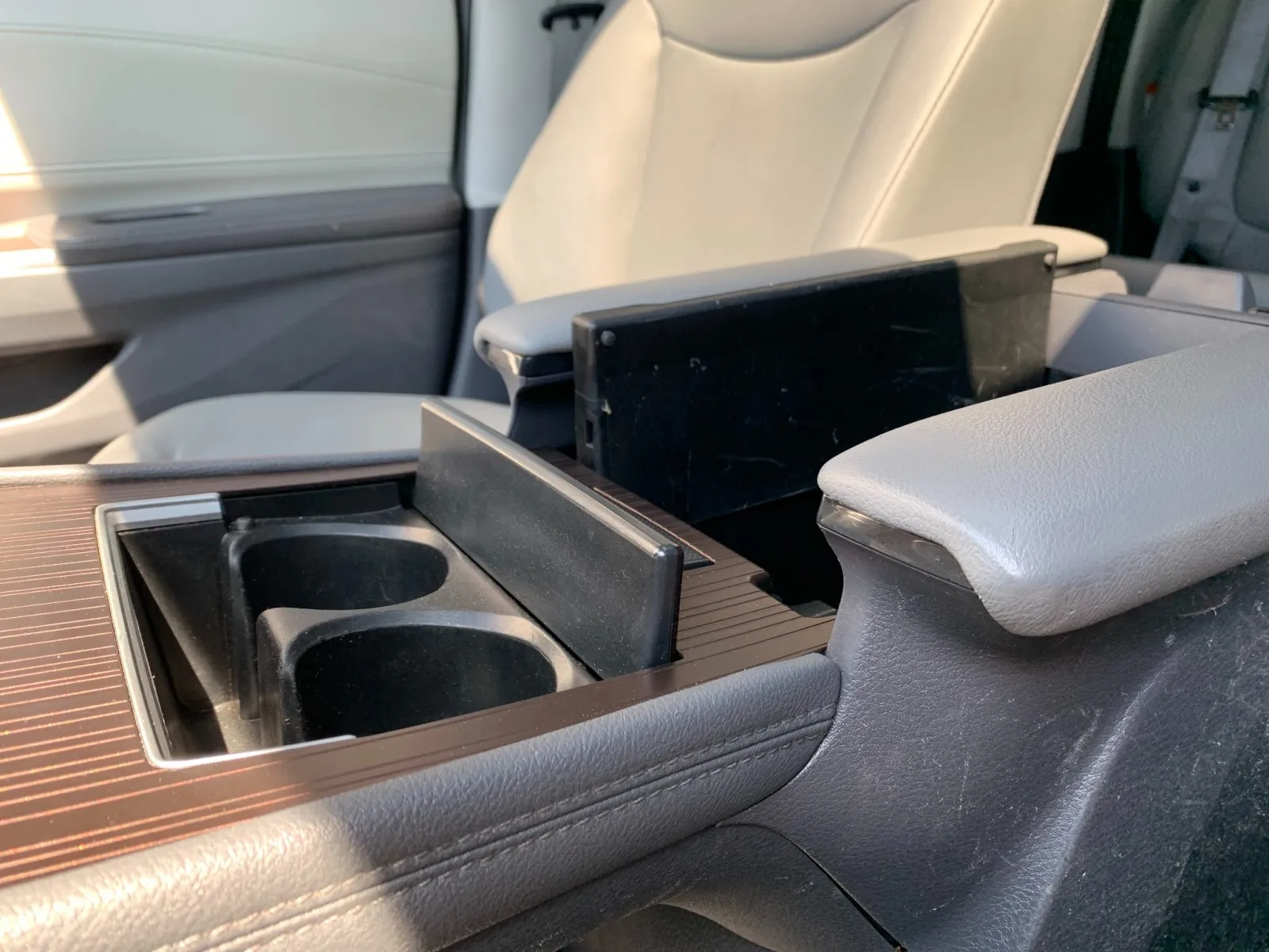 2022 Toyota Sienna XLE - Photo 23