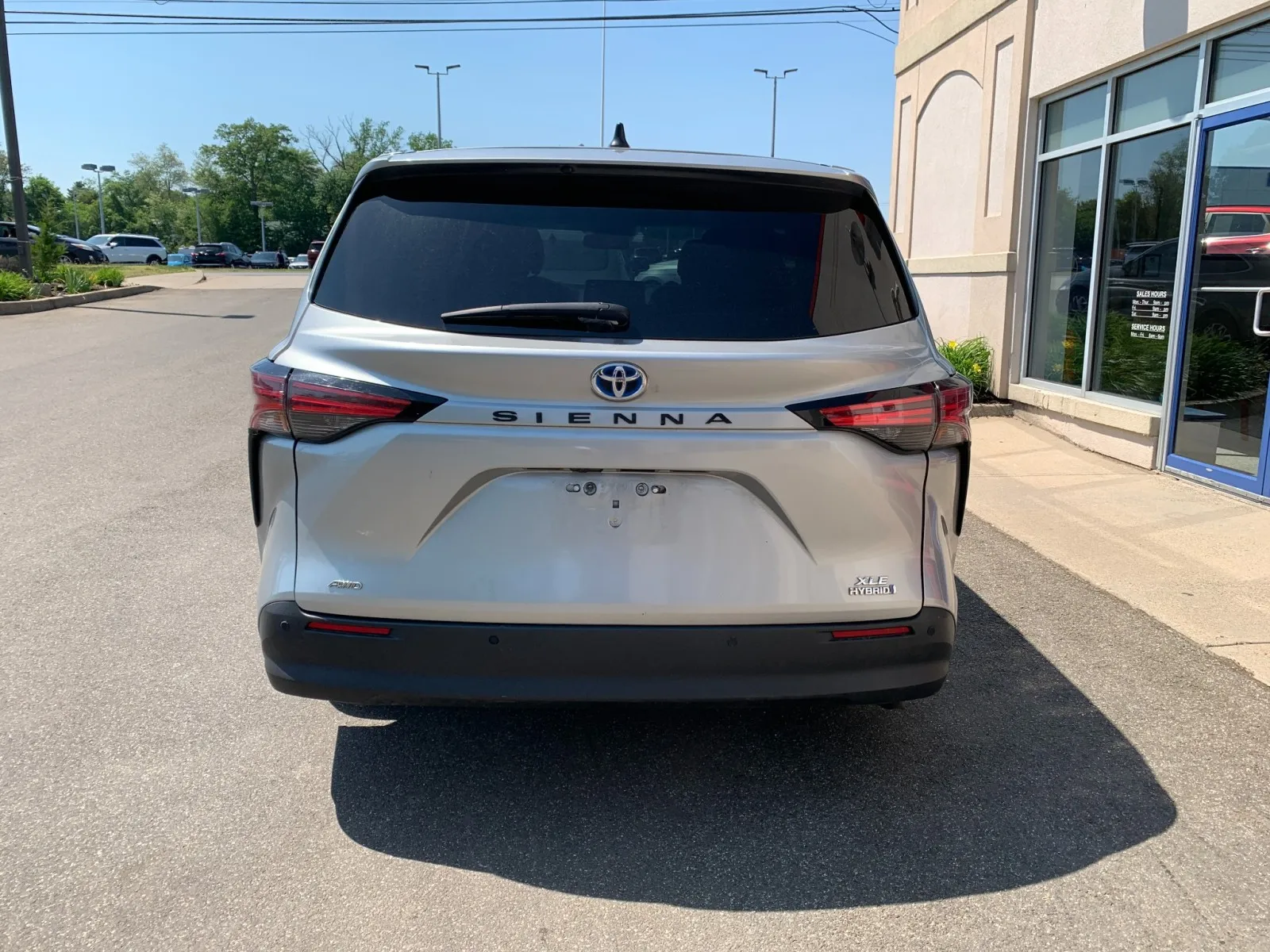 2022 Toyota Sienna XLE - Photo 6