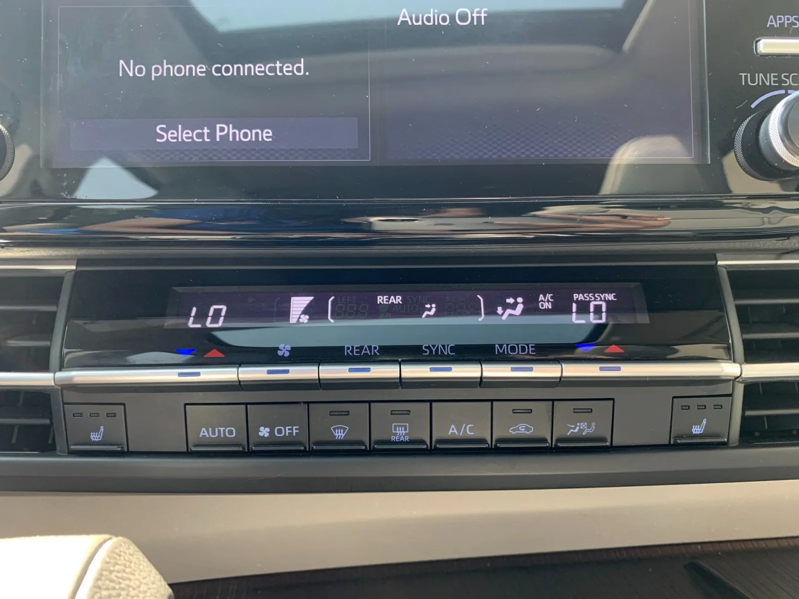 2022 Toyota Sienna XLE - Photo 21