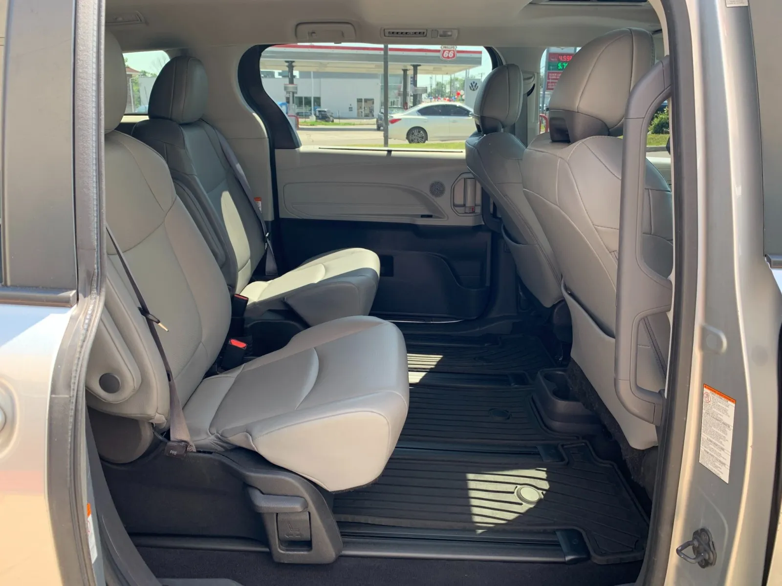 2022 Toyota Sienna XLE - Photo 35
