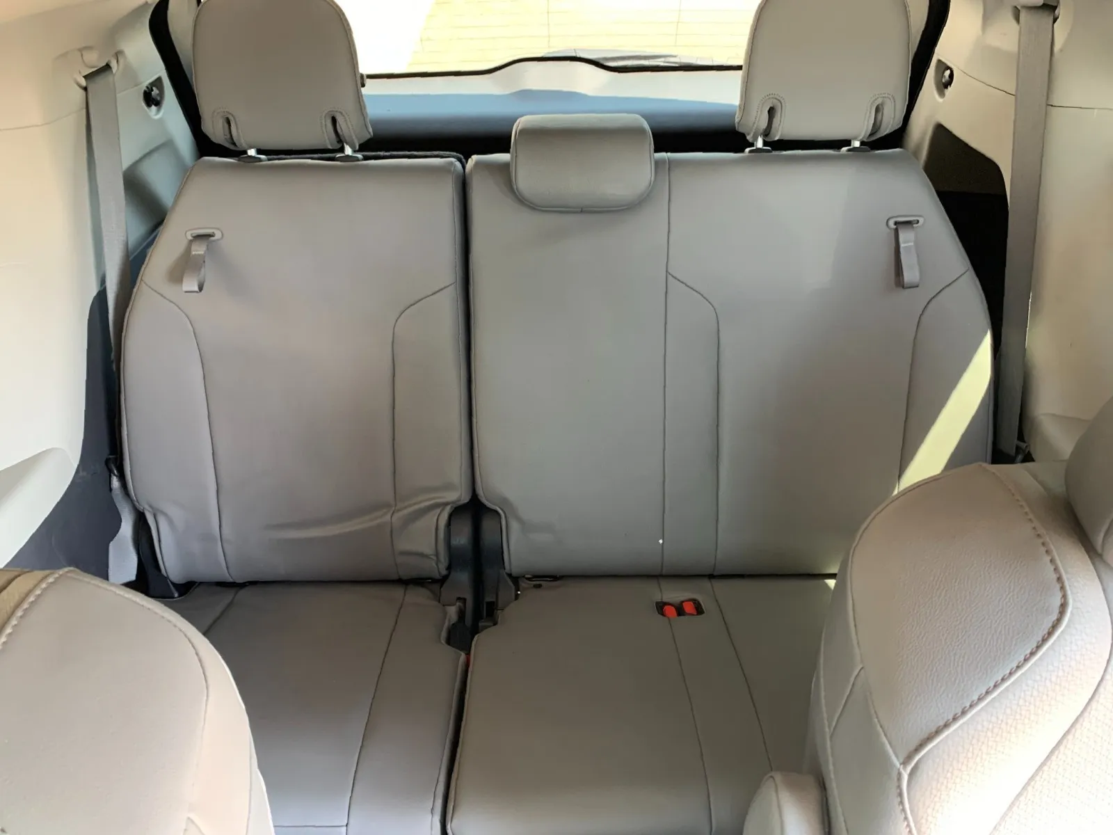 2022 Toyota Sienna XLE - Photo 32