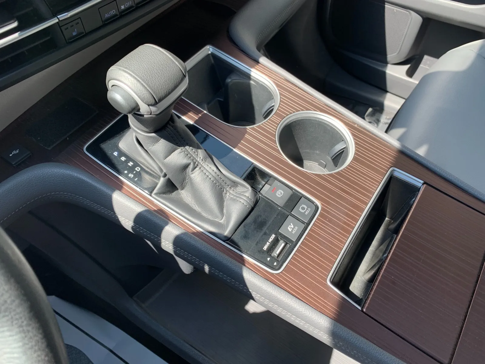 2022 Toyota Sienna XLE - Photo 19