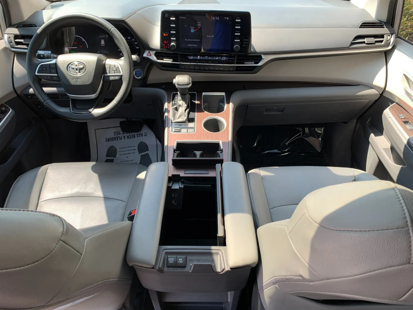 2022 Toyota Sienna XLE - Photo 30