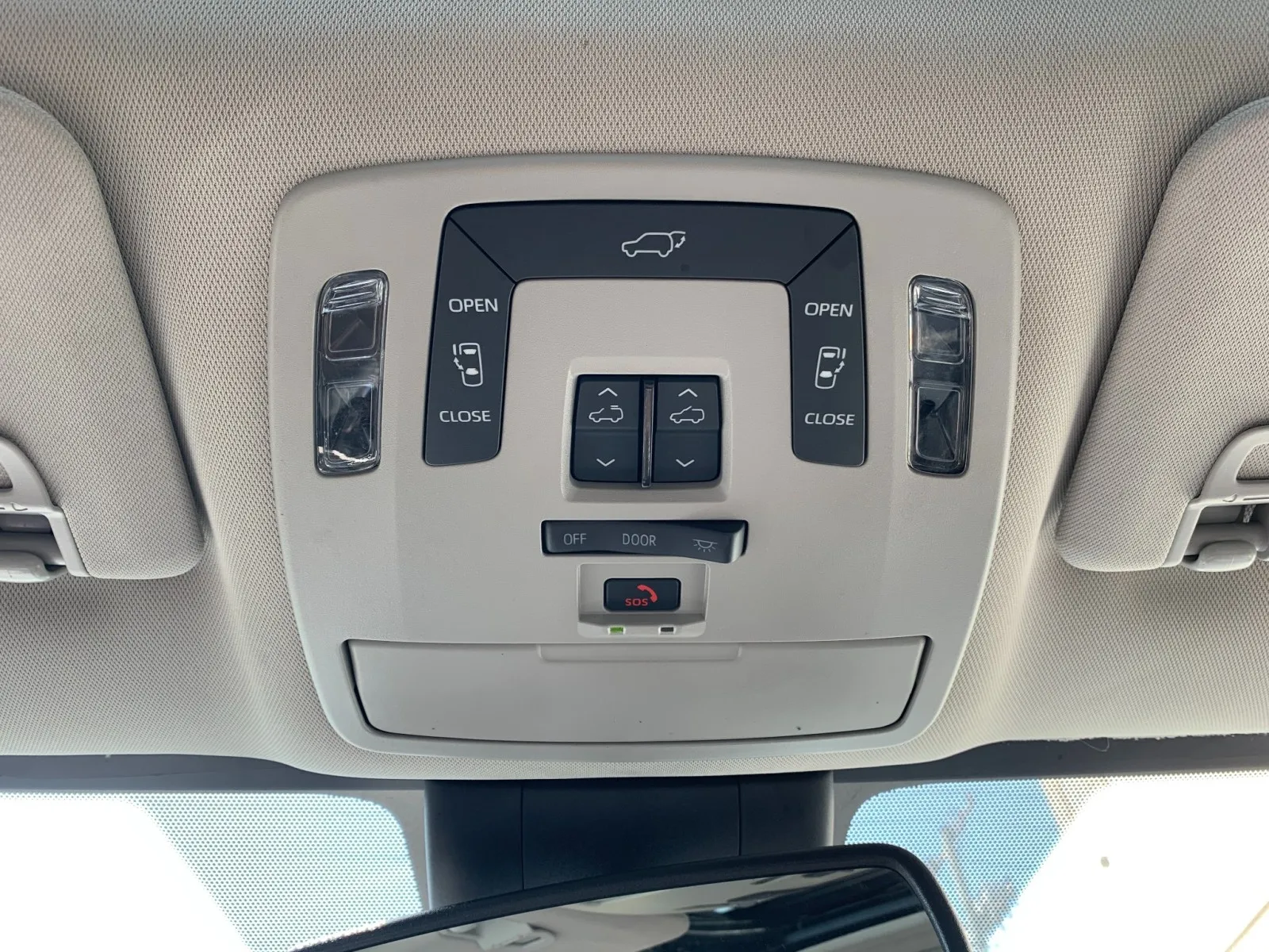 2022 Toyota Sienna XLE - Photo 25
