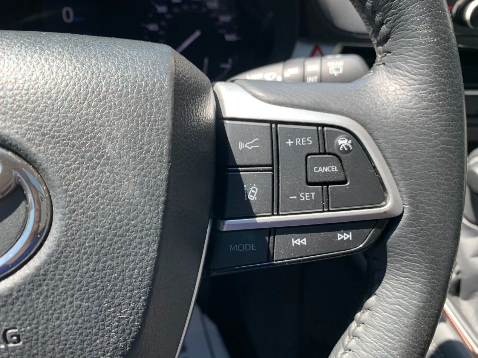2022 Toyota Sienna XLE - Photo 18